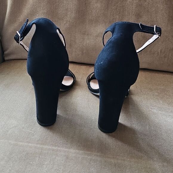 Sandals By Madden Girl Black Suede Look Size 6.5 - Picture 3 of 6